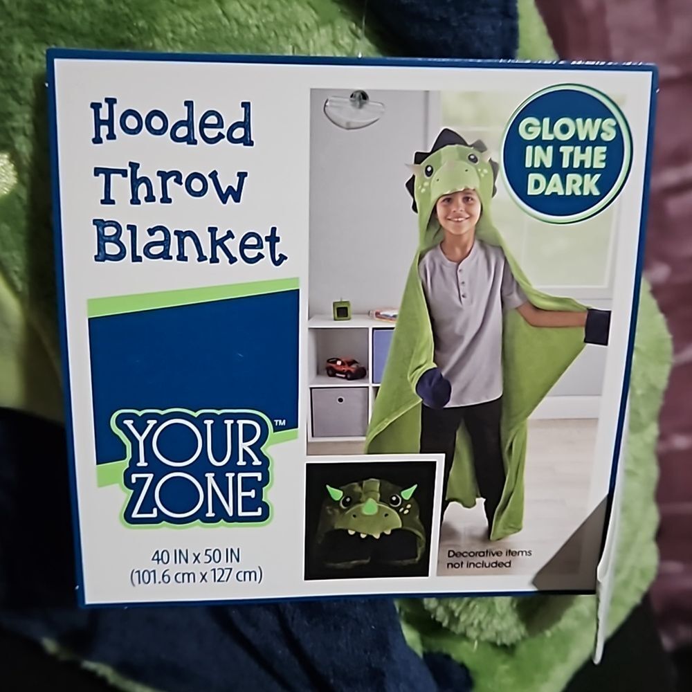 Your Zone 🎁 Glow in the Dark Dino Throw Blanket NWOT